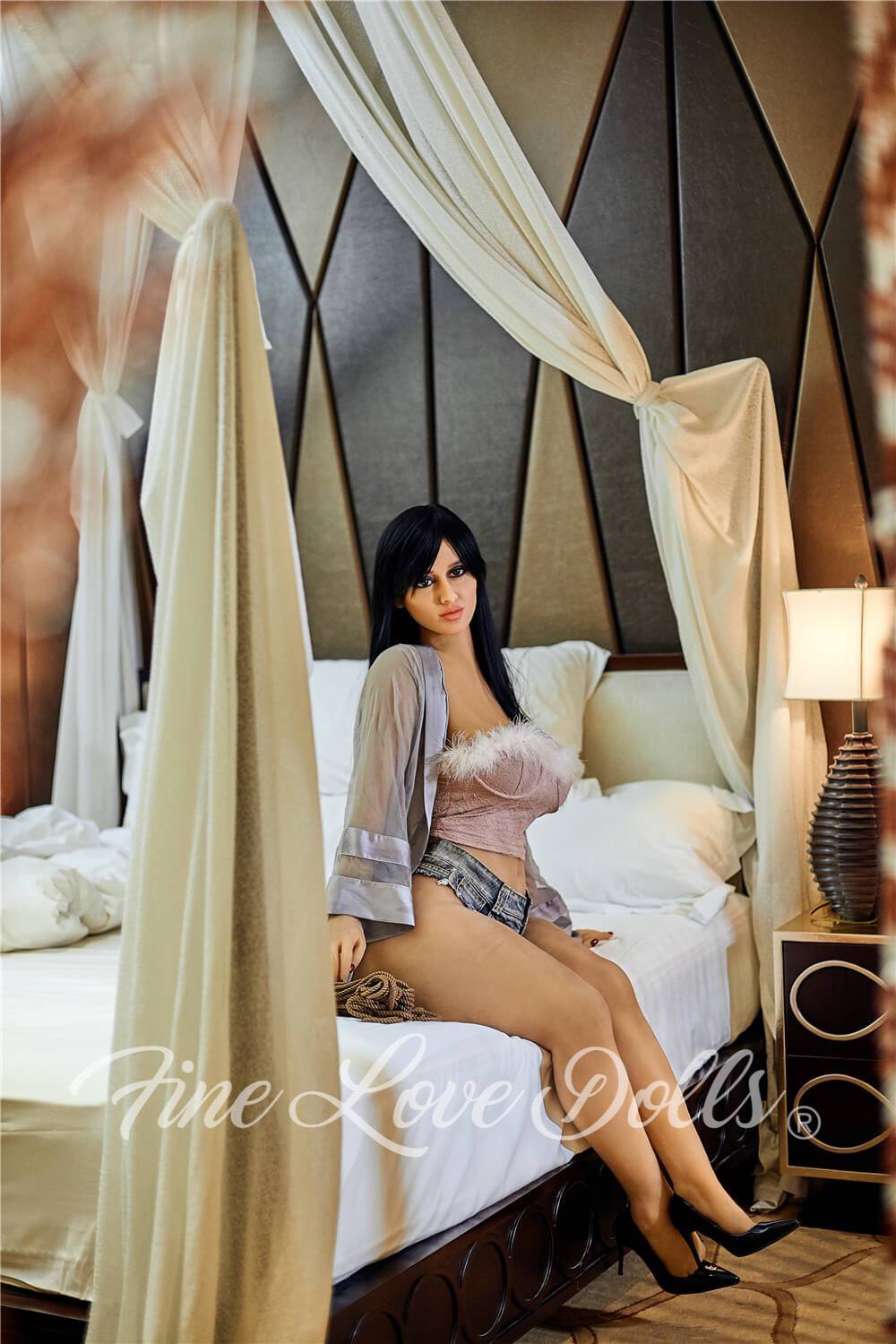 IRONTECH-DOLL-156CM-NASTUSCHE-1