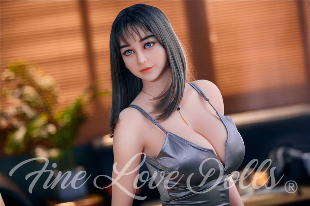 irontech-sex-doll-161cm-5