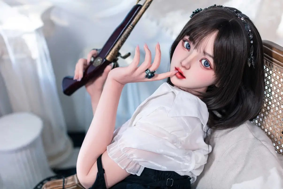 Bezlya-DollDimension_42_8d694100-510b-402e-b093-b6a07dbc09d5